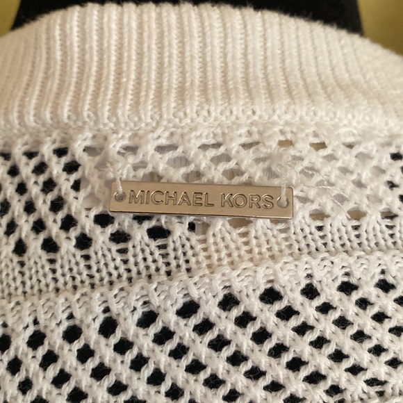 Michael Kors Knit V-neck Sweater - Picture 8 of 11